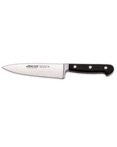 Cuisinière à couteaux Arcos Classic 255000 Nitrum Steel, avec Mango Polyoxyméthylène et lame de 16 cm dans un étui.