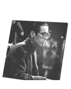 Tableau Décoratif  Bill Evans Piano Jazz Artiste Noir et Blanc Cigarette Live (31 cm x 30 cm)