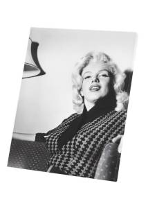 Tableau Décoratif  Marilyn Monroe Sofa Mannequin Sex Symbol Photo Vintage (30 cm x 37 cm)