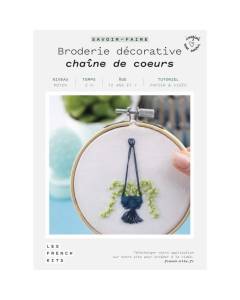 Kit de couture et de broderie French Kits - Chaîne de Cœurs - Niveau Moyen - 7 pièces